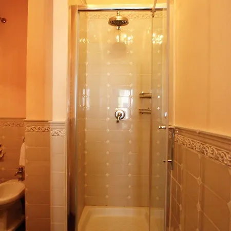 Casa De Fiori Hotel 2*