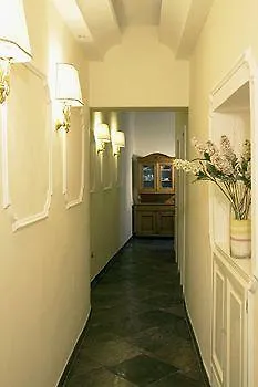 Casa De Fiori Отель